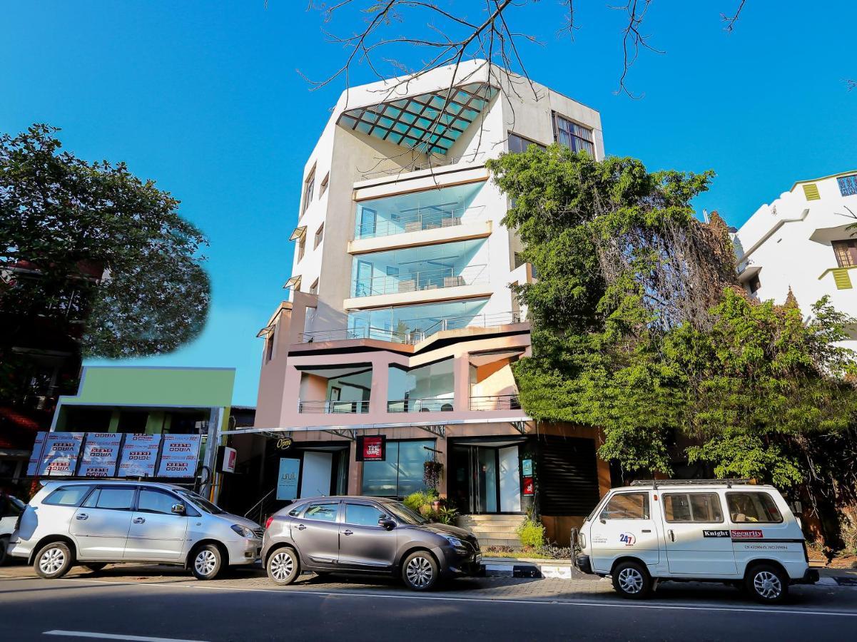 Treebo Trend Time Square Marine Drive Hotell Kochi Eksteriør bilde