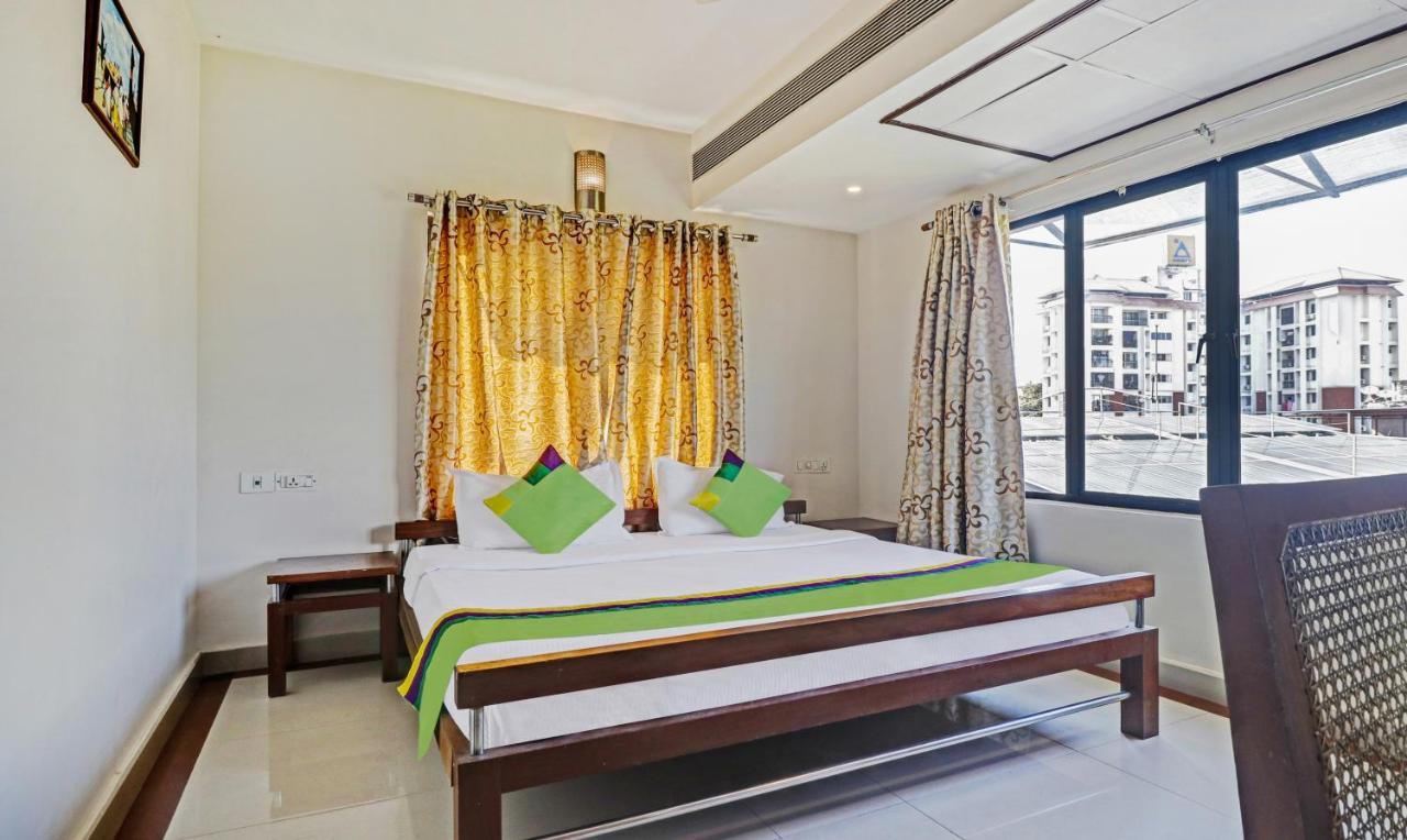 Treebo Trend Time Square Marine Drive Hotell Kochi Eksteriør bilde
