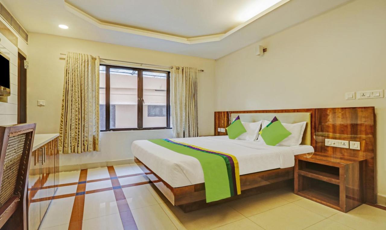 Treebo Trend Time Square Marine Drive Hotell Kochi Eksteriør bilde