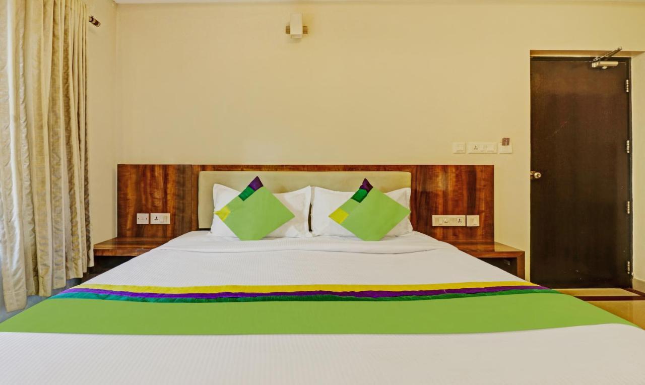 Treebo Trend Time Square Marine Drive Hotell Kochi Eksteriør bilde