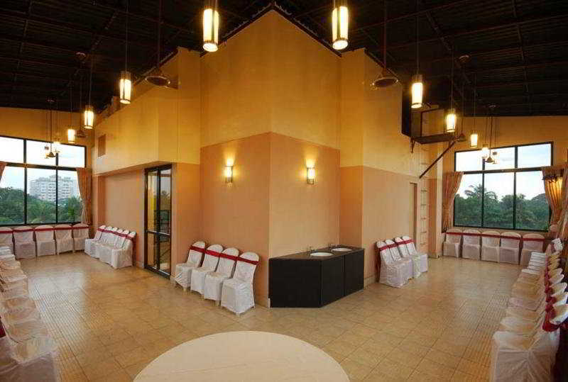 Treebo Trend Time Square Marine Drive Hotell Kochi Eksteriør bilde